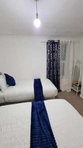 Beautiful 2-Bed House in Gillingham